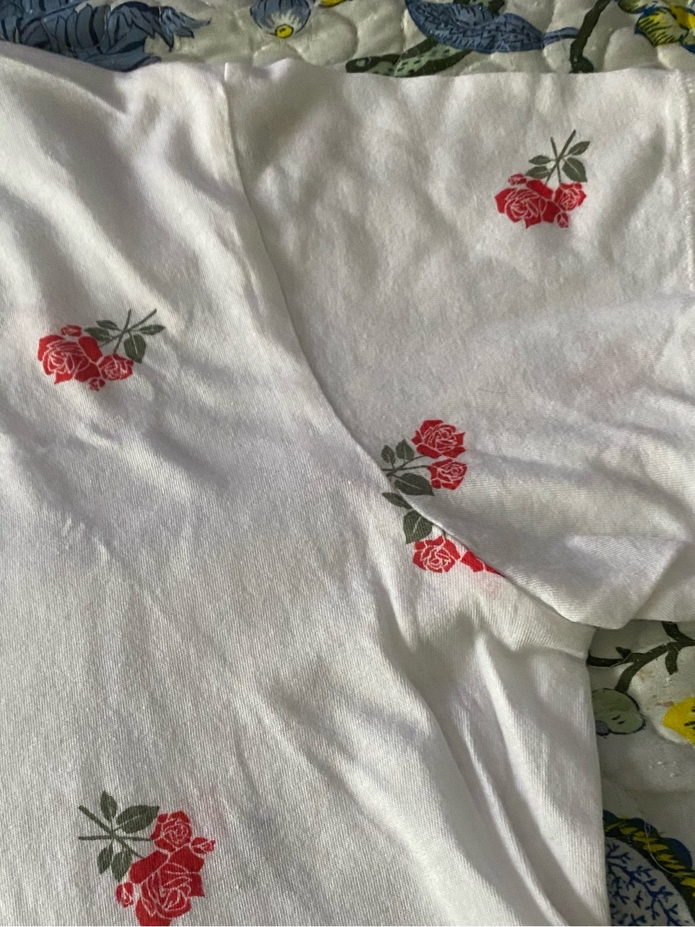 PINK Victoria's Secret White Short Sleeve Tee with Pink Rose Print NWOT - Picture 3 of 4